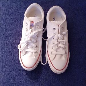 Converse Womens Chuck Taylor All Stars, Low Top, White, Size 7